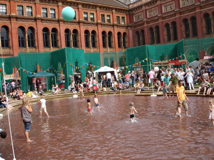 26 July V and A fete.jpg